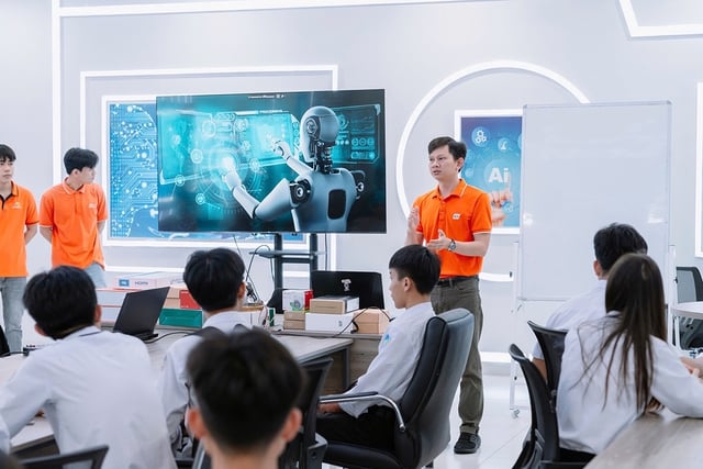FPTU führt Studiengang Digitale Transformation ein und bildet strategische Humanressourcen für die Zukunft aus – Foto 1.