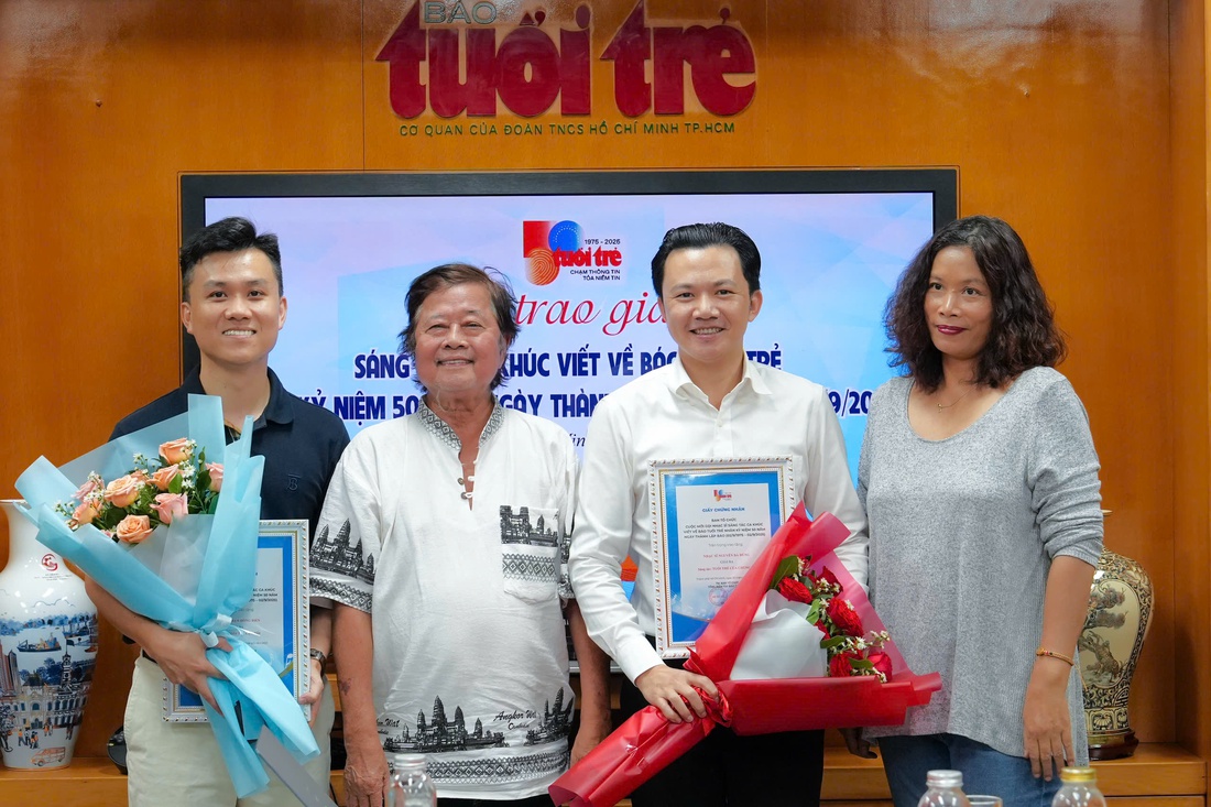 Trao giải cho các nhạc sĩ sáng tác ca khúc về báo Tuổi Trẻ - Ảnh 5.