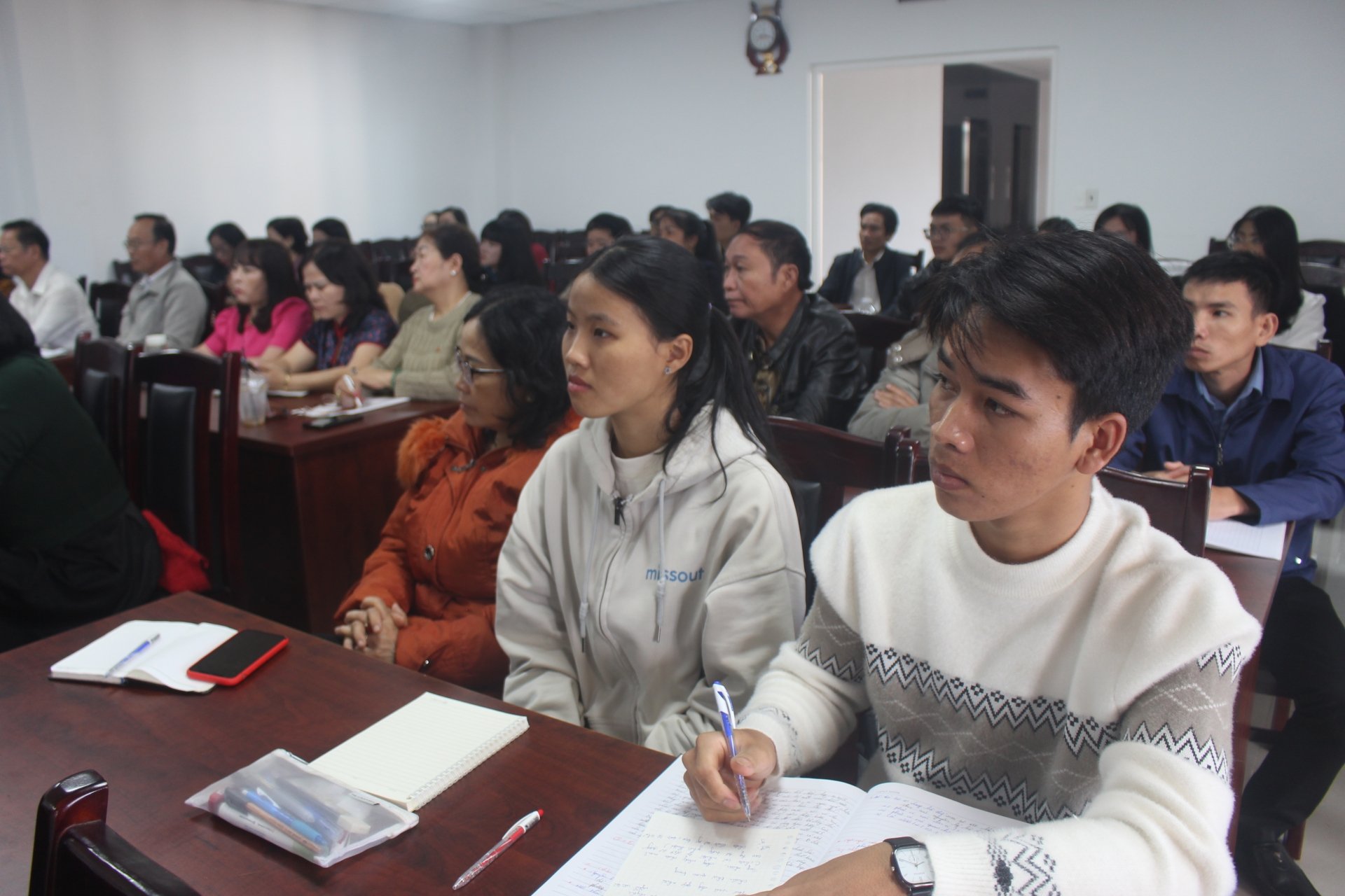 Các cây bút trẻ dự lớp bồi dưỡng
