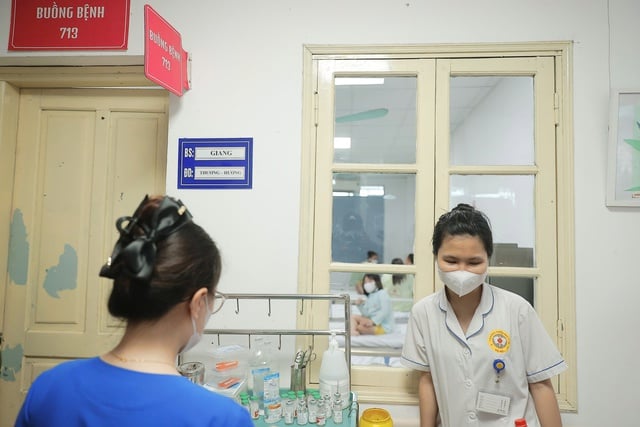 Hà Nội lấy mẫu xét nghiệm gen virus SARS-CoV-2 lưu hành- Ảnh 1.