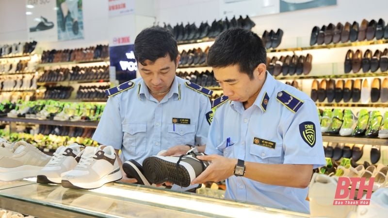 “Áp lực kép”: Hàng loạt hộ kinh doanh cá thể đóng cửa