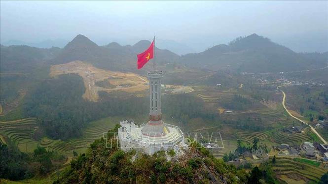 Hà Giang: Tạm dừng đón khách tham quan Cột cờ Lũng Cú để tu bổ, tôn tạo - Ảnh 1.