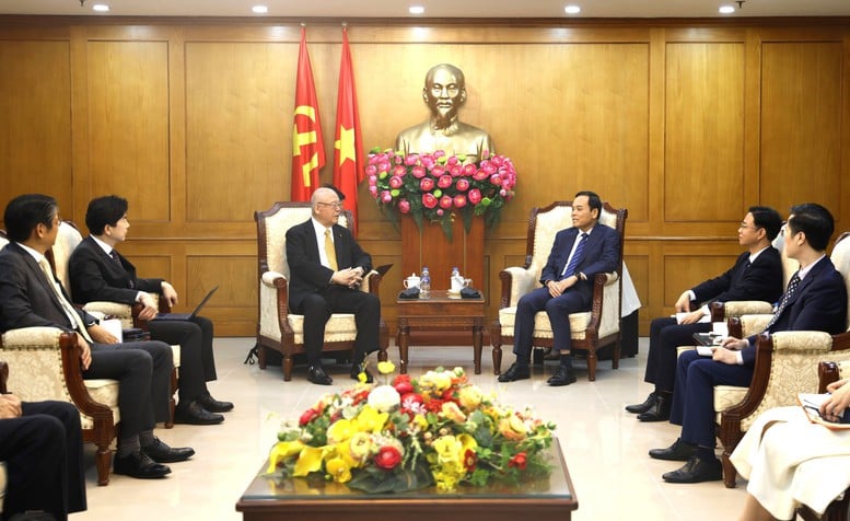 Trưởng Ban Chính sách, chiến lược Trung ương Trần Lưu Quang tiếp Cố vấn đặc biệt Liên minh Nghị sĩ hữu nghị Nhật-Việt - Ảnh 1.