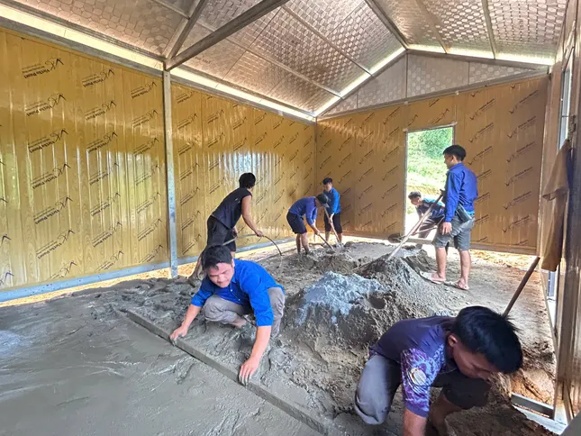 Thanh Hoa youth contribute to eliminating temporary and dilapidated houses photo 2
