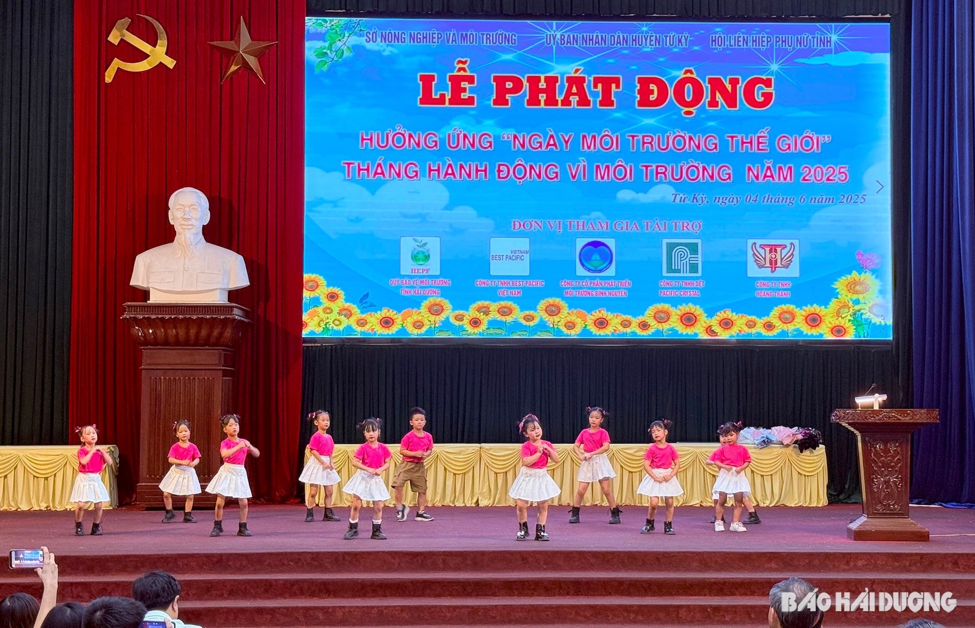 វ៉ាល់.jpg