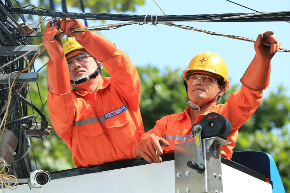 Tiêu thụ điện đạt kỷ lục, Thủ tướng chỉ đạo dứt khoát không để thiếu điện - 1
