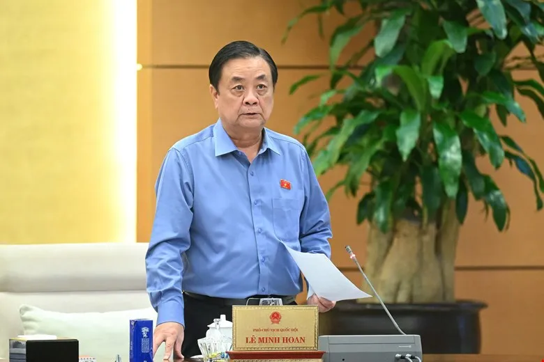 รองประธานรัฐสภา นายเล มินห์ ฮวน เป็นประธานในการหารือ