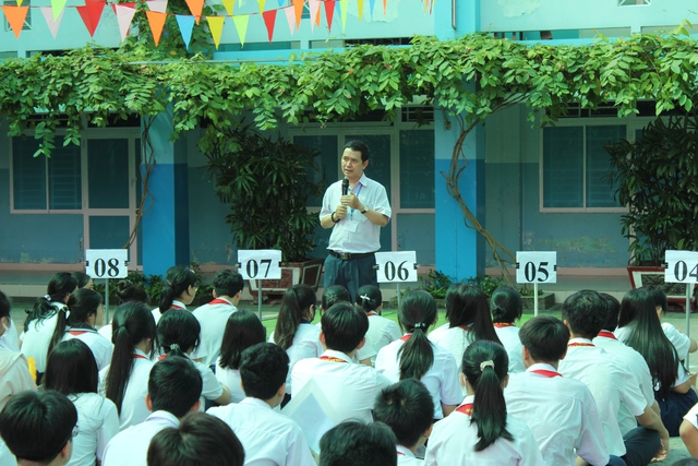 Thi lớp 10 TP.HCM: 'Tuyệt đối chú ý giờ giấc kẻo lỡ dở 9 năm đèn sách' - Ảnh 1.