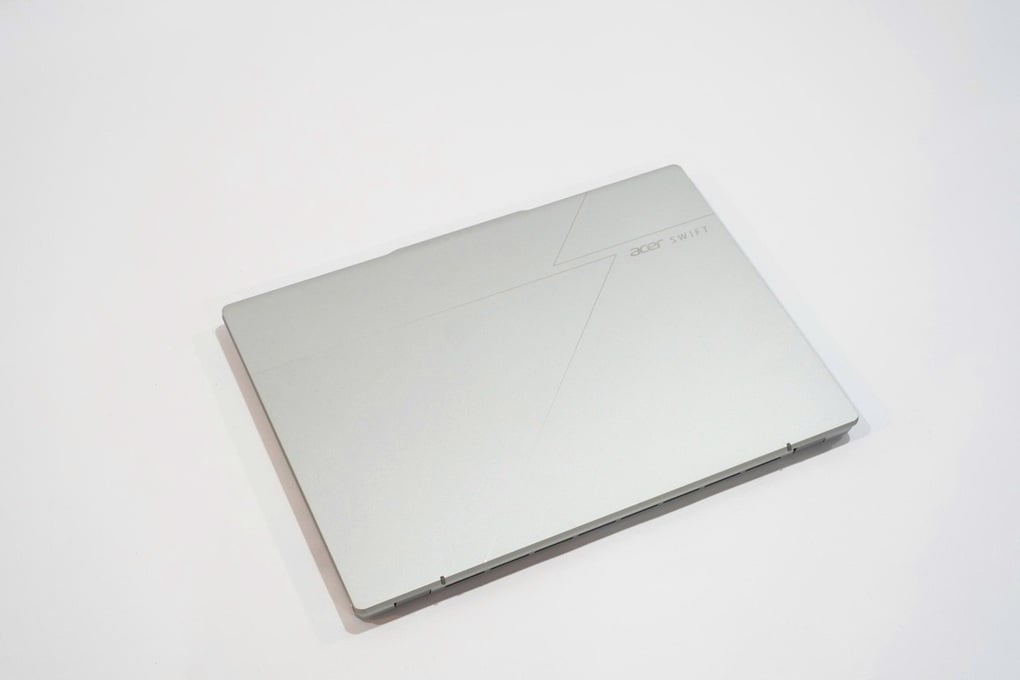 Acer Swift Go 14 AI 2025 - Thiết kế thanh lịch và hiệu năng vượt trội - 2