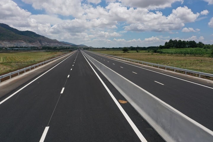 Bien Hoa - Vung Tau Expressway committed to completion by 2025. (Photo: Nam Anh)