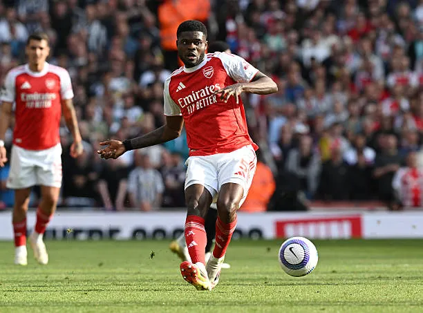 Arsenal chia tay 17 cầu thủ, mở đường cho cuộc đại cải tổ ảnh 2