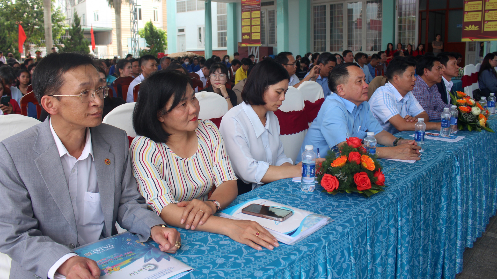 Các đại biểu dự Lễ phát động