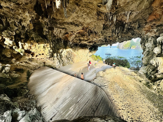 Bàn cách đưa công nghiệp văn hóa vào hang động ở Quảng Ninh- Ảnh 1.