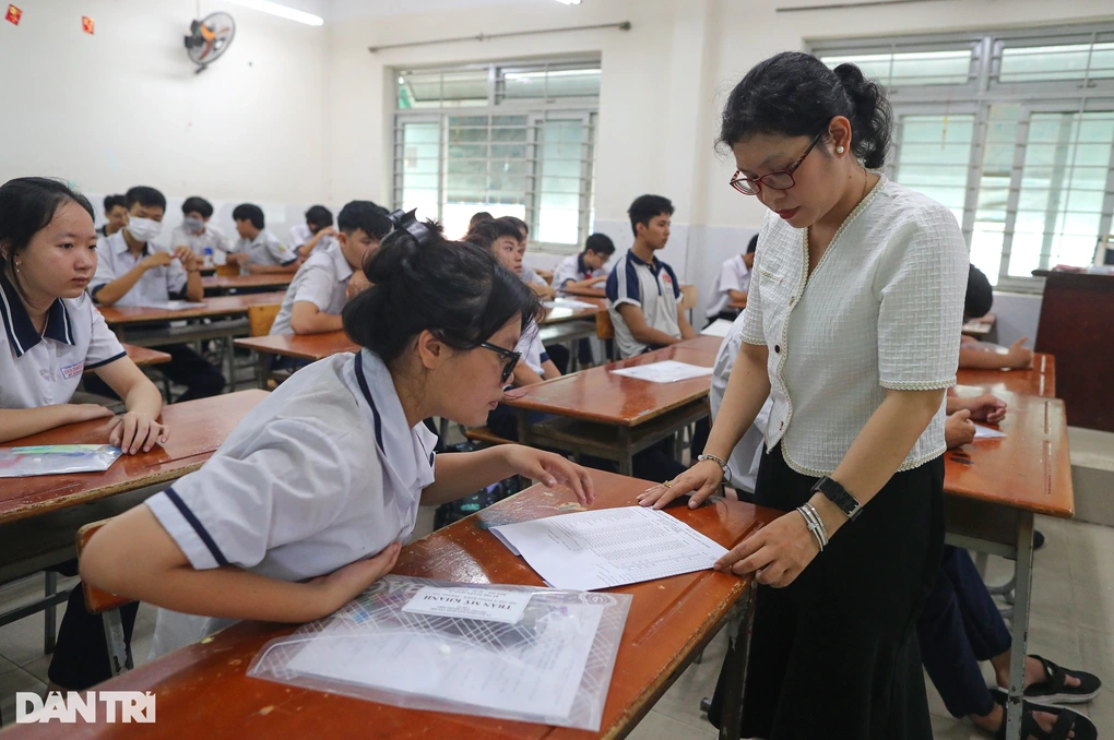 Nữ sinh “giấu đồ vào váy” và chuyện chưa thi đã rớt ở kỳ thi căng nhất - 2
