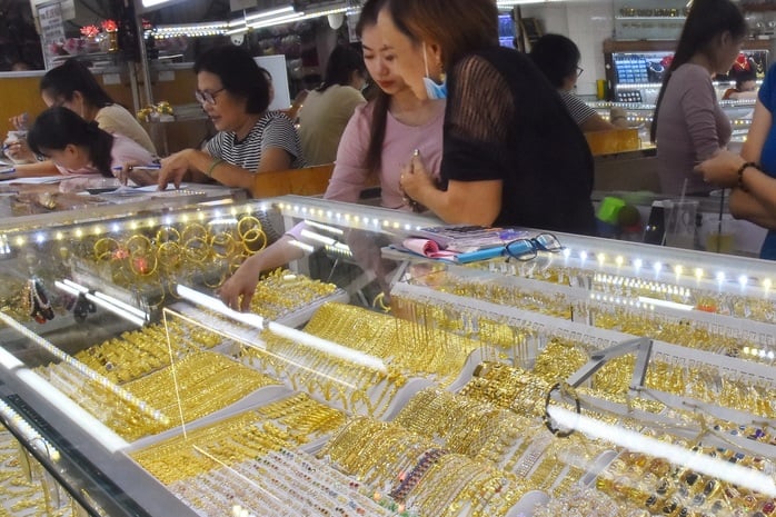 Giá vàng hôm nay, 5-6: Bật tăng khi kinh tế Mỹ suy yếu   - Ảnh 1.