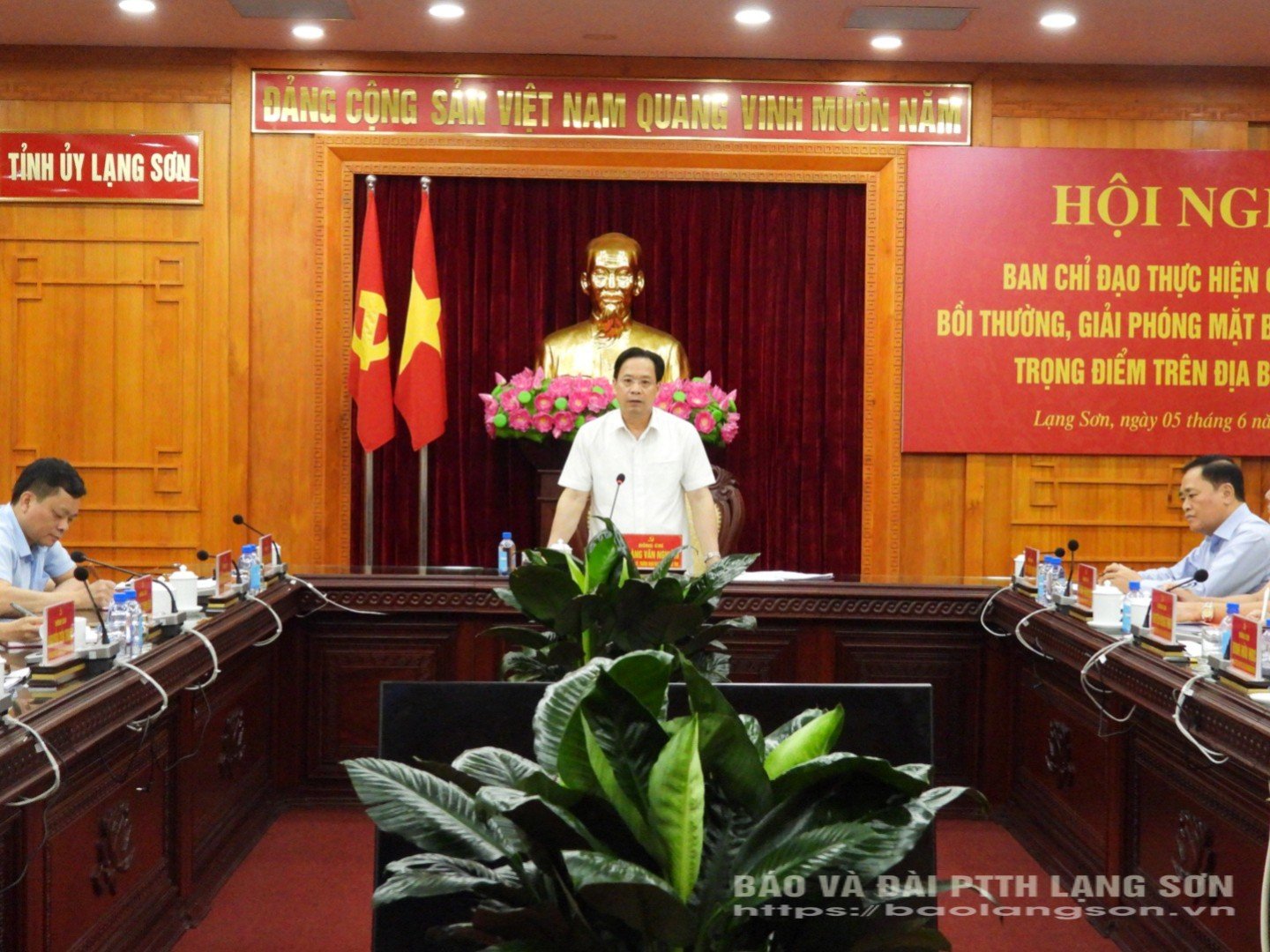 Đồng chí Hoàng Văn Nghiệm, Bí thư Tỉnh ủy phát biểu kết luận hội nghị