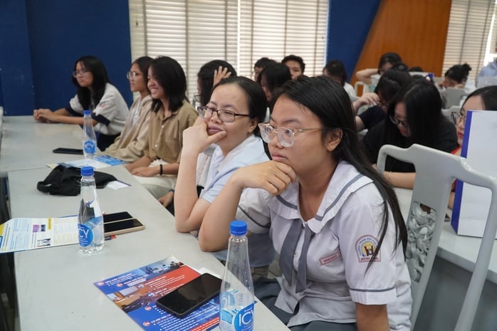 Bất ngờ bỏ xét tuyển khối C00, thí sinh "trở tay không kịp"- Ảnh 5.
