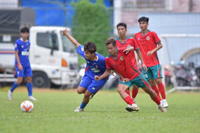 Cuộc đối đầu thú vị của cựu danh thủ Cảng Sài Gòn tại giải DNTU - Ảnh 7.