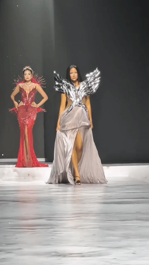 Hoa hậu H'Hen Niê mang bầu 4 tháng vẫn catwalk thần thái - Ảnh 1.