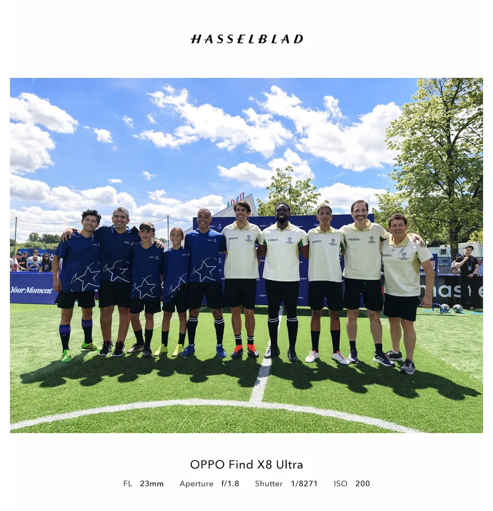 03Kaká-Micah-Richards-and-Cafu-coached-and-played-a-friendly-5v5-game-with-young-players-from-Brazil.jpg