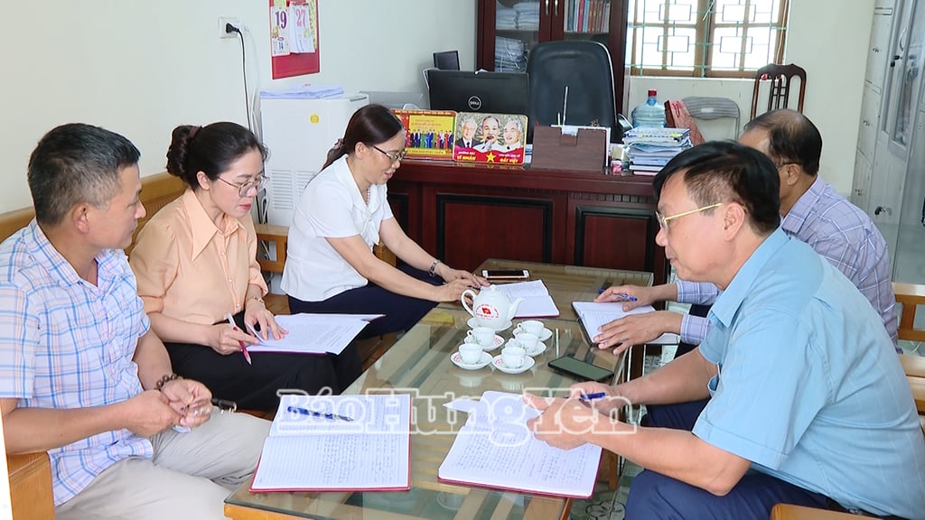 Leaders of Dinh Cao commune proactively applied for early retirement.