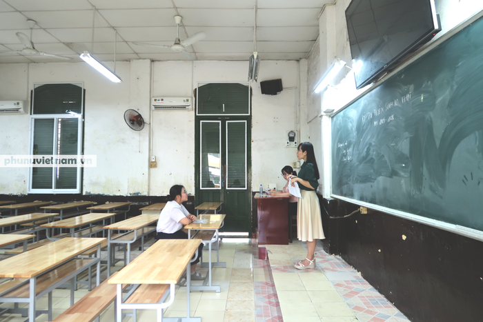 Chùm ảnh: Hơn 76.000 thí sinh tại TPHCM làm thủ tục dự thi vào lớp 10- Ảnh 6.