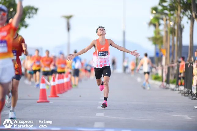 Qiaodan ให้เกียรติรองชนะเลิศของ VnExpress Marathon Ha Long 2025 ภาพที่ 2