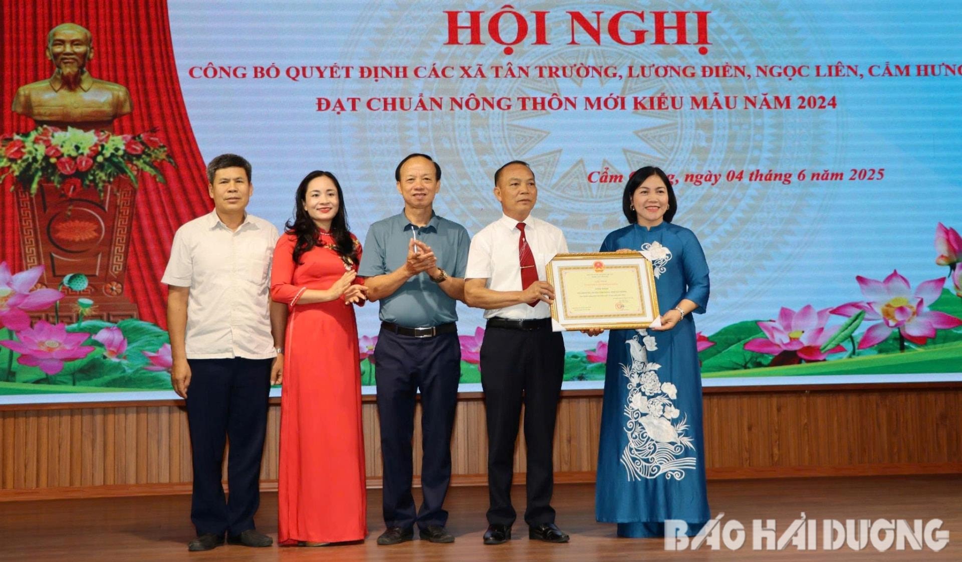 gen-h-nong-thon-moi-kieu-mau(1).jpg
