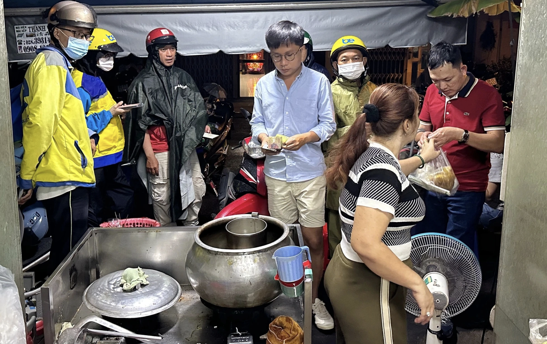 Bún bò Huế duy nhất TP.HCM Michelin vinh danh 'quán ngon giá rẻ', có gì mới? - Ảnh 1.