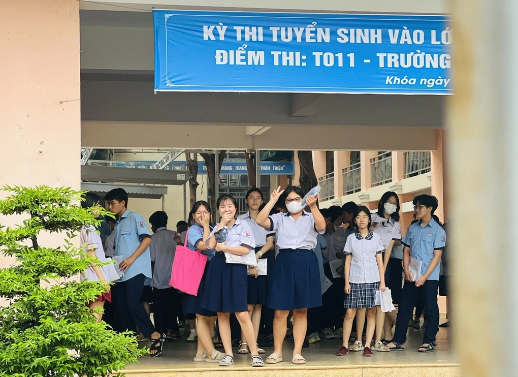 Nữ sinh “giấu đồ vào váy” và chuyện chưa thi đã rớt ở kỳ thi căng nhất - 1