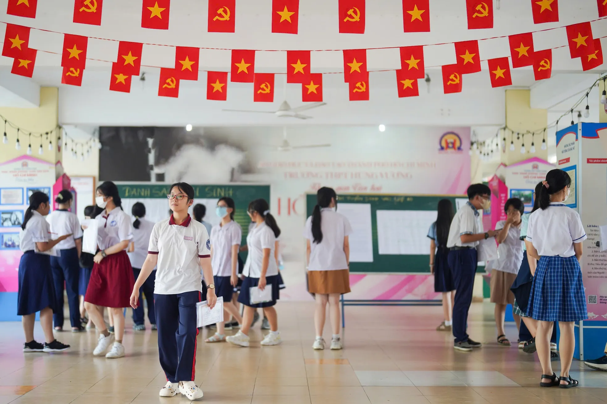Hơn 70.000 thí sinh TPHCM làm thủ tục thi vào lớp 10 ảnh 7