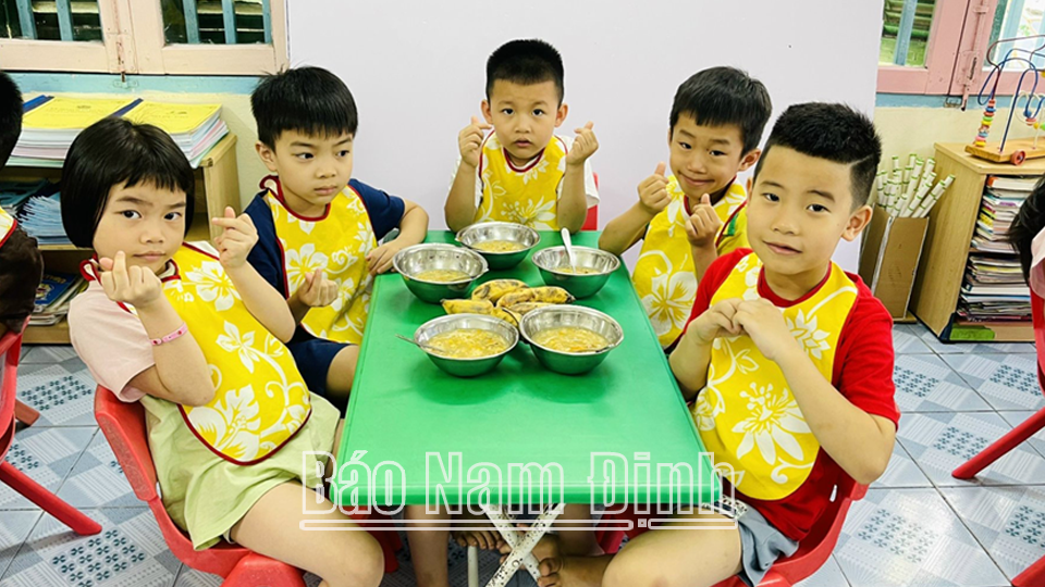 Hoạt động của trẻ tại Trường Mầm non Sao Vàng (thành phố Nam Định).