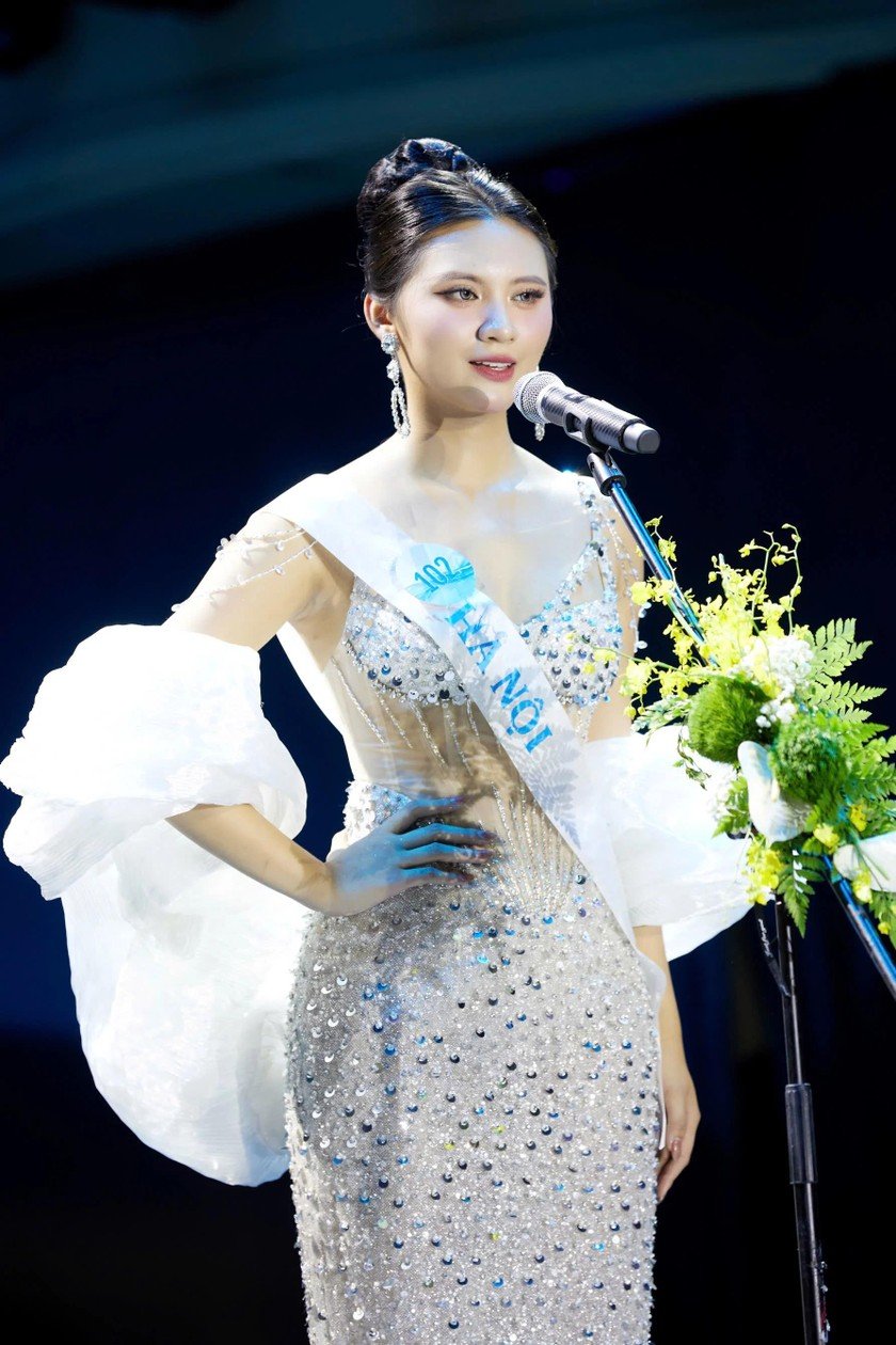Tường Vy mang đến cuộc thi một dự án cộng đồng mang tên “Nuôi Cây – Vườn của tôi trên biển”.
