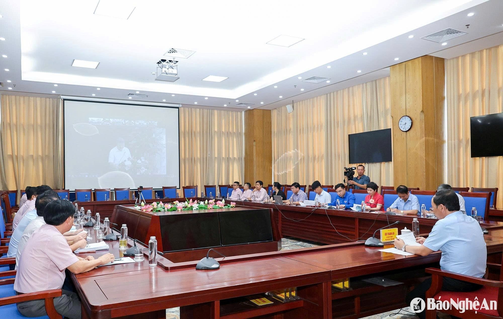 các đại biểu tại điểm cầu Nghệ An
