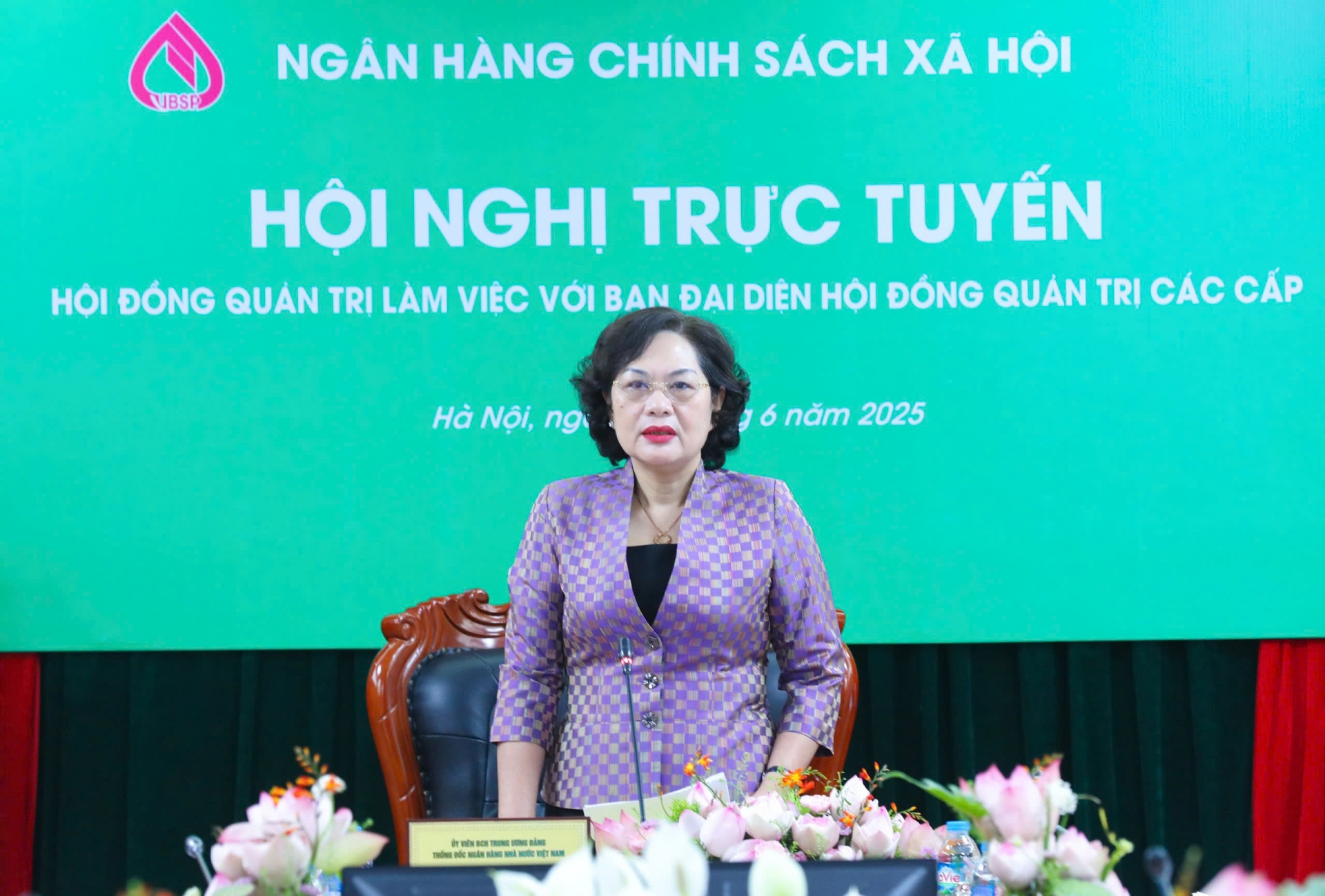 Thống đốc Ngân hàng Nhà nước Nguyễn Thị Hồng - Chủ tịch HĐQT NHCSXH Việt Nam làm việc với Ban đại diện HĐQT NHCSXH các cấp