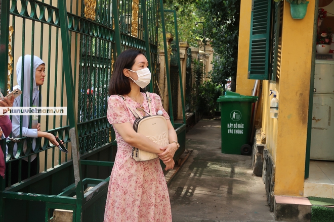 Chùm ảnh: Hơn 76.000 thí sinh tại TPHCM làm thủ tục dự thi vào lớp 10- Ảnh 11.