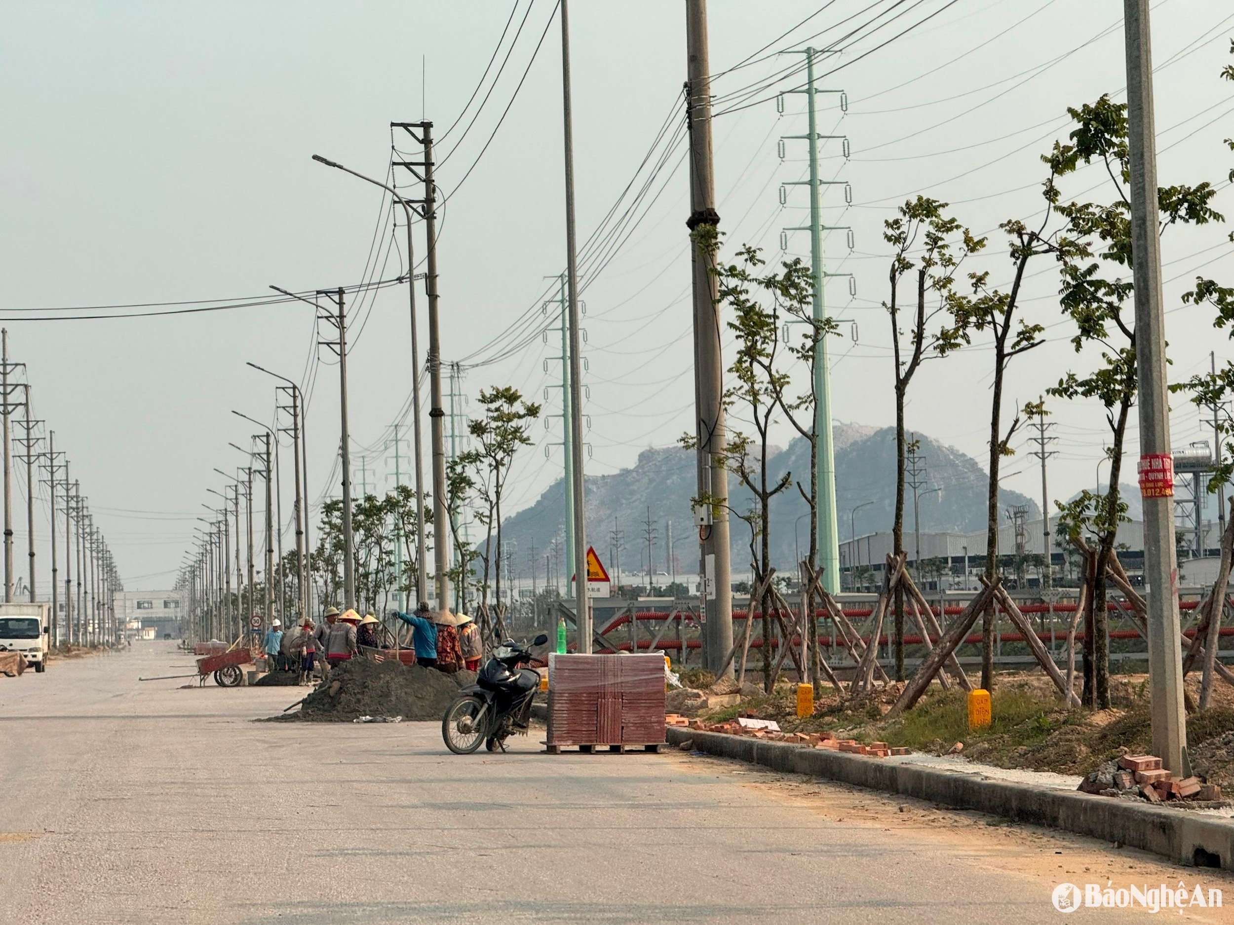  Hoàn thiện hạ tầng KCN Hoang Mai 1