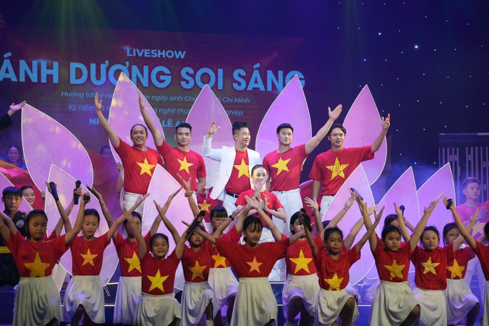 Ca- nhạc sĩ Lê Anh Tuấn trở thành "Kỷ lục gia Việt Nam"- Ảnh 5.