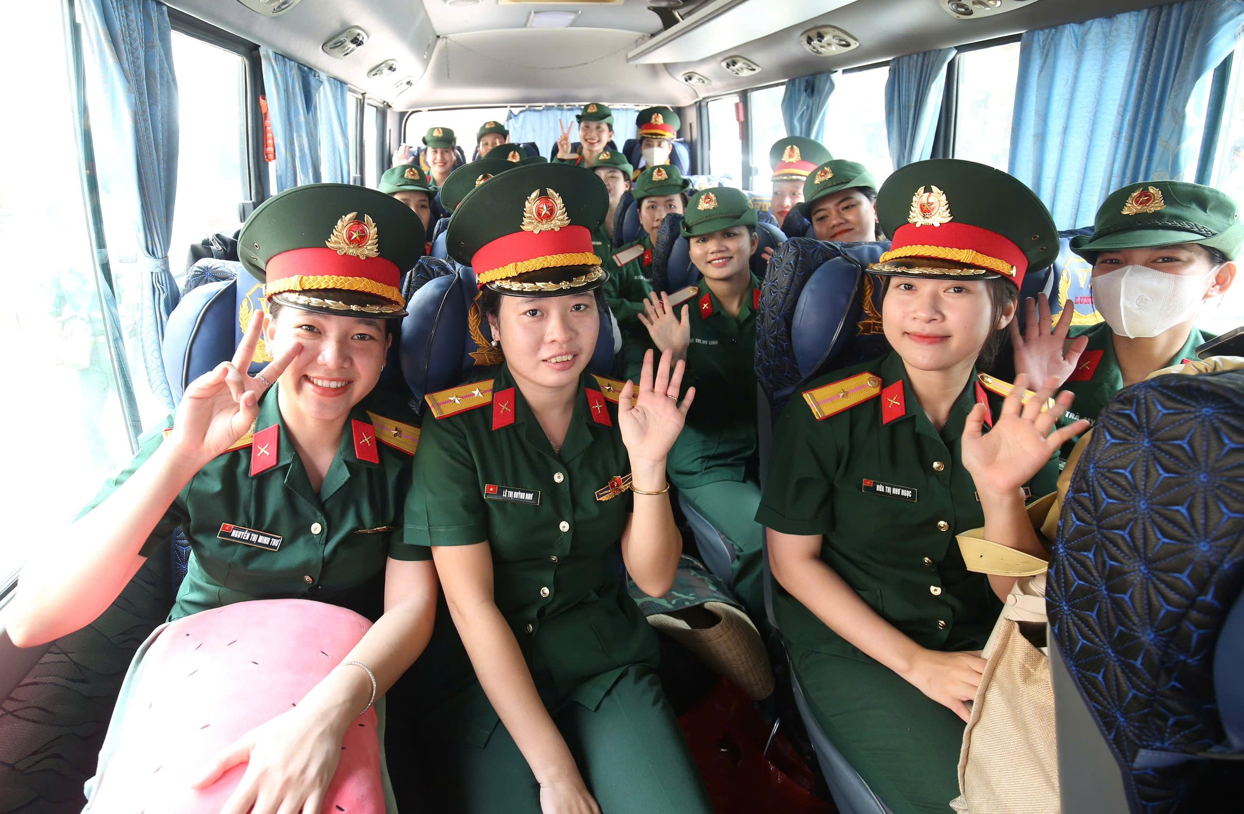 Nữ sinh tìm được bạn trai trong hàng trăm chiến sĩ ra Hà Nội thực hiện nhiệm vụ A80- Ảnh 13.