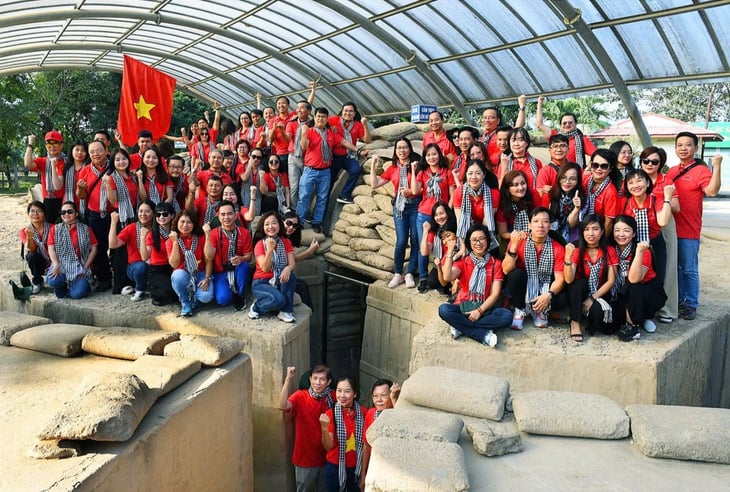 Cội rễ, hào khí anh hùng, đất nước, dân tộc qua những bức ảnh của Trần Thế Phong - Ảnh 3.