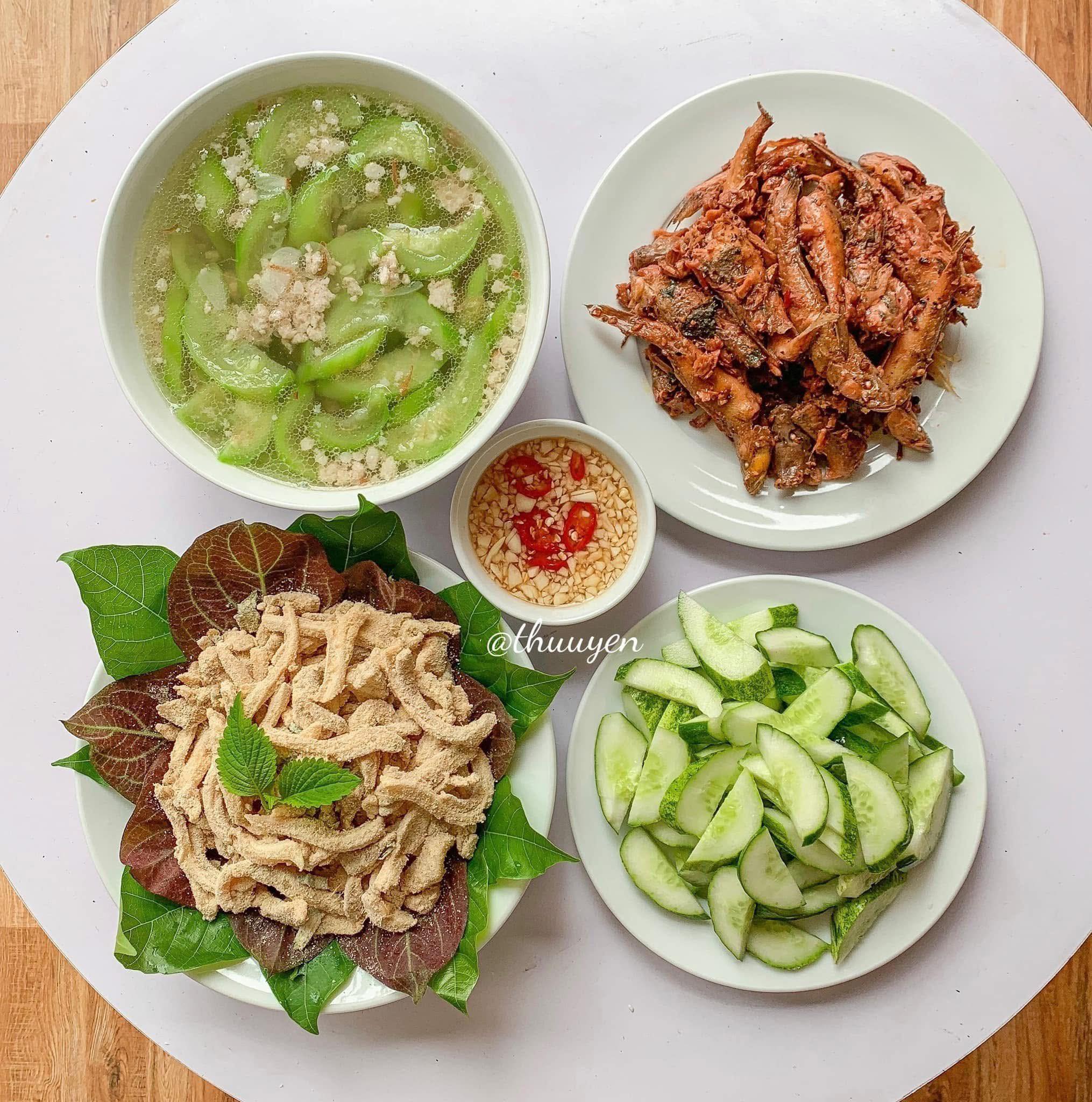 Muốn ăn ngon đủ chất mà không lăn tăn nghĩ món - lưu ngay 15 mâm cơm 'xịn sò' này- Ảnh 2.