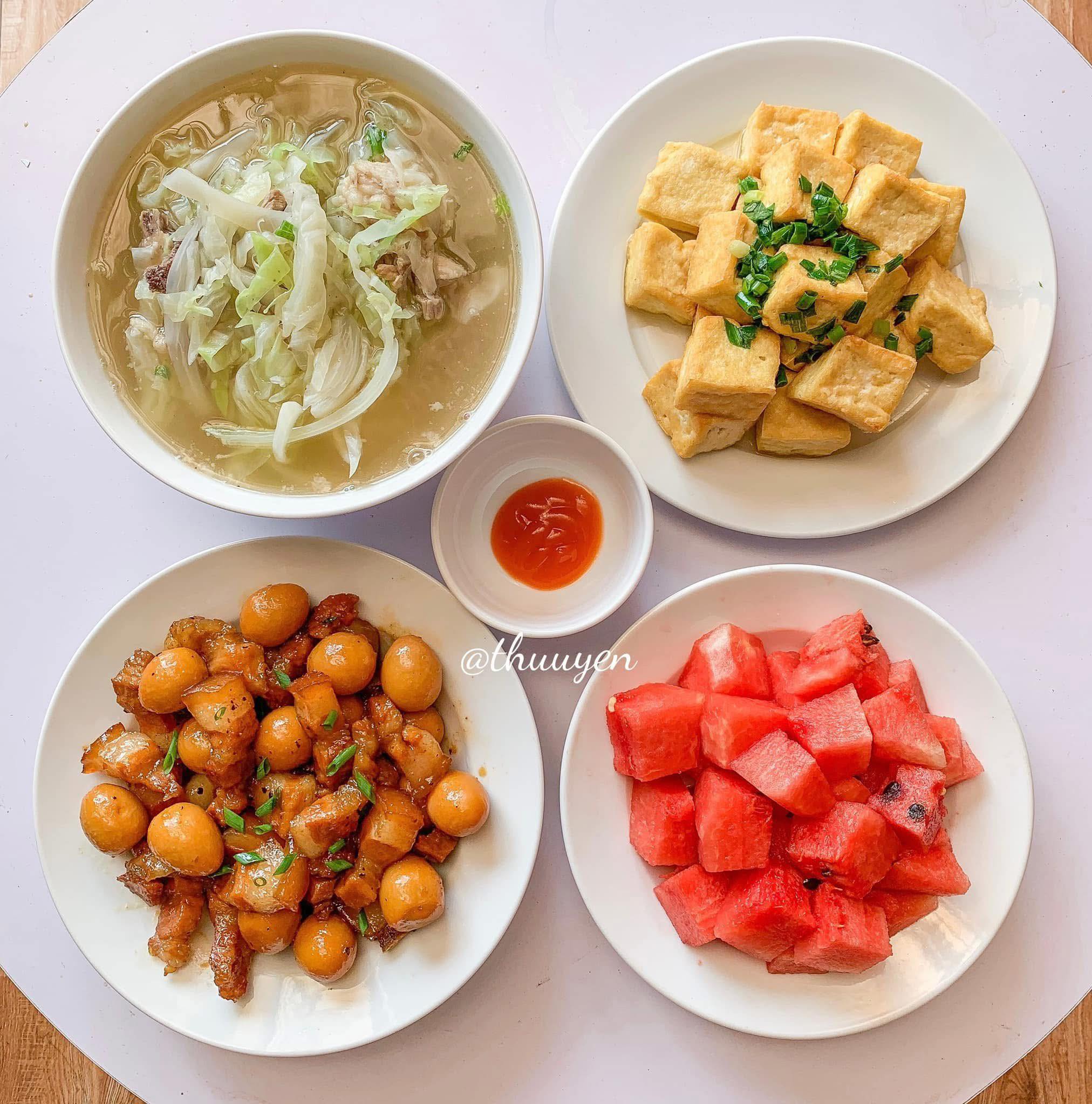 Muốn ăn ngon đủ chất mà không lăn tăn nghĩ món - lưu ngay 15 mâm cơm 'xịn sò' này- Ảnh 11.