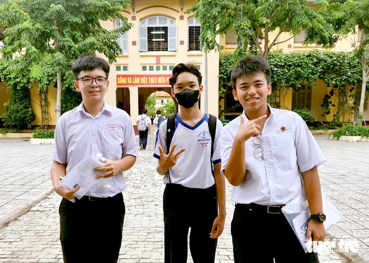 Đề thi ngữ văn về 'lối sống thụ động' của giới trẻ và giải pháp - Ảnh 1.
