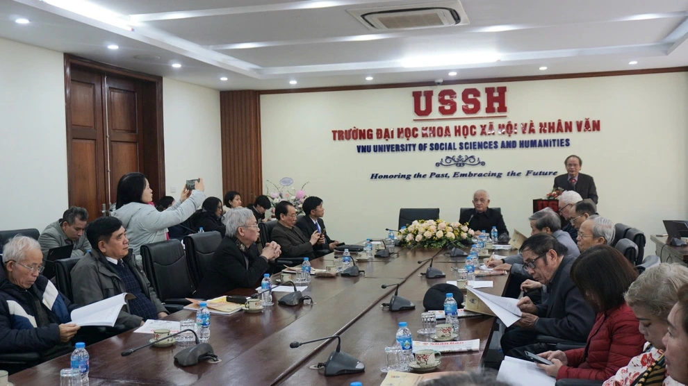 gs-ngnd-dinh-xuan-lam-nguoi-thay-truyen-lua-su-viet-cho-nhieu-the-hedocx-1740484453407.webp
