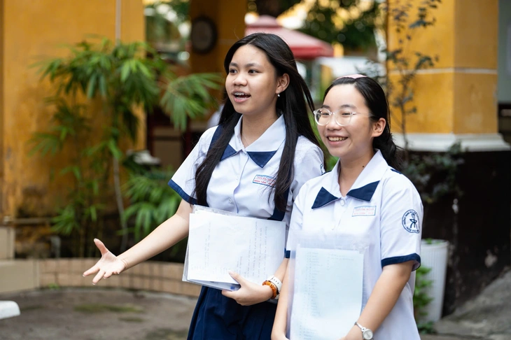 Thí sinh reo vui với đề tiếng Anh thi vào lớp 10 TP.HCM - Ảnh 9.