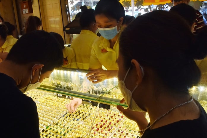 Giá vàng hôm nay, 6-6: Sụt giảm sâu - Ảnh 1.
