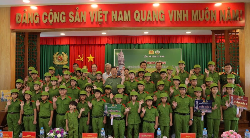 khai1.jpg -០