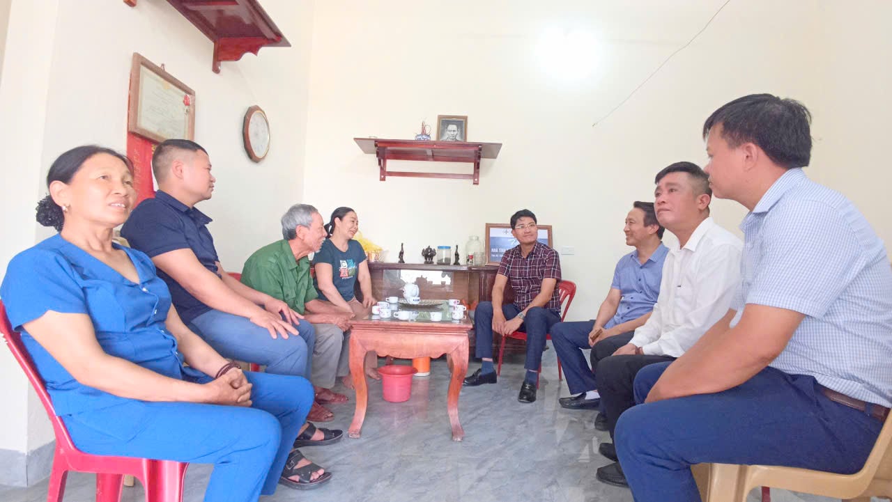 Công ty Nhiệt điện Nghi Sơn trao tặng nhà tình nghĩa cho các hộ nghèo tại xã Tây Hồ (Thọ Xuân) 