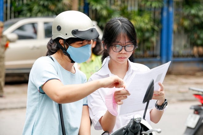 Hơn 103.000 học sinh Hà Nội làm thủ tục thi vào lớp 10- Ảnh 6.