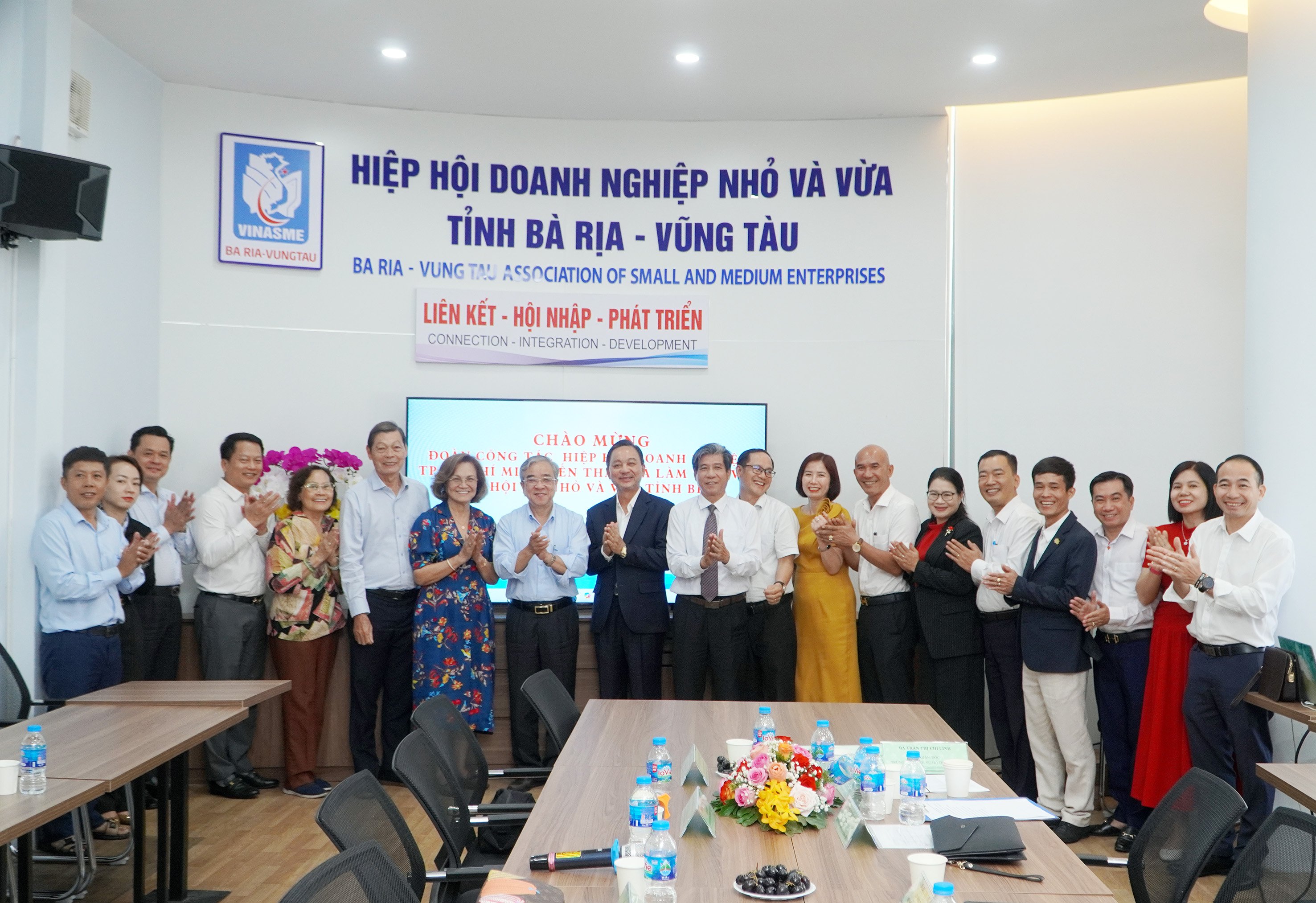 Buổi làm việc diễn ra trong không khí tích cực, hướng tới xây dựng một hệ sinh thái kinh tế liên kết chặt chẽ và bền vững.